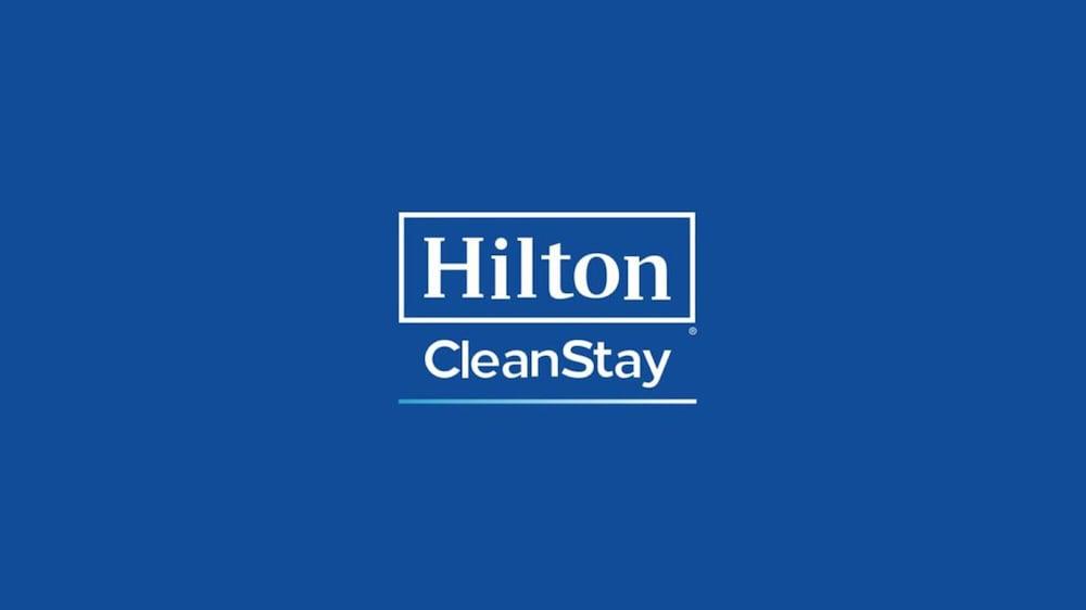 Hampton Inn & Suites Адисън Екстериор снимка