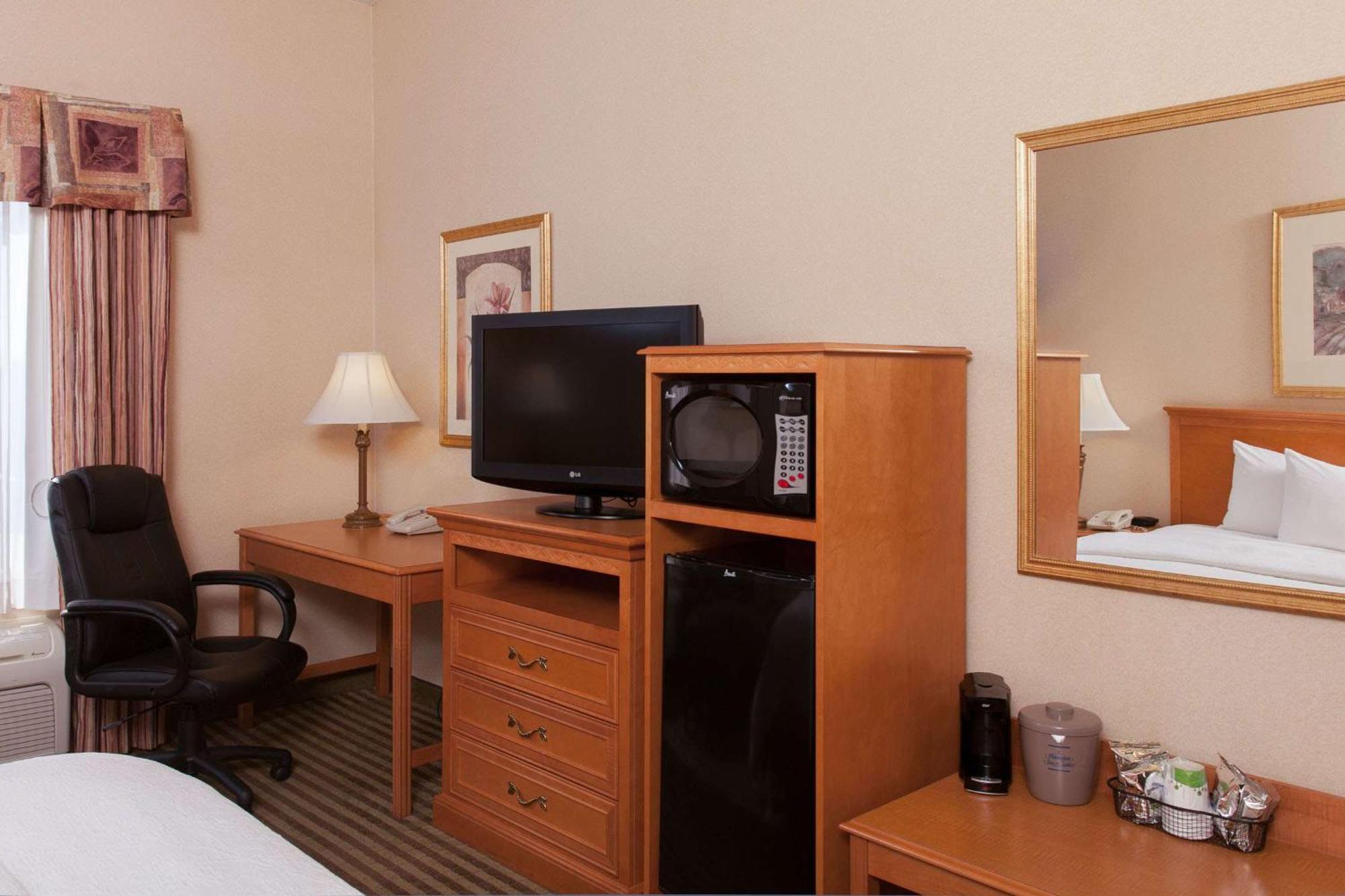 Hampton Inn & Suites Адисън Екстериор снимка