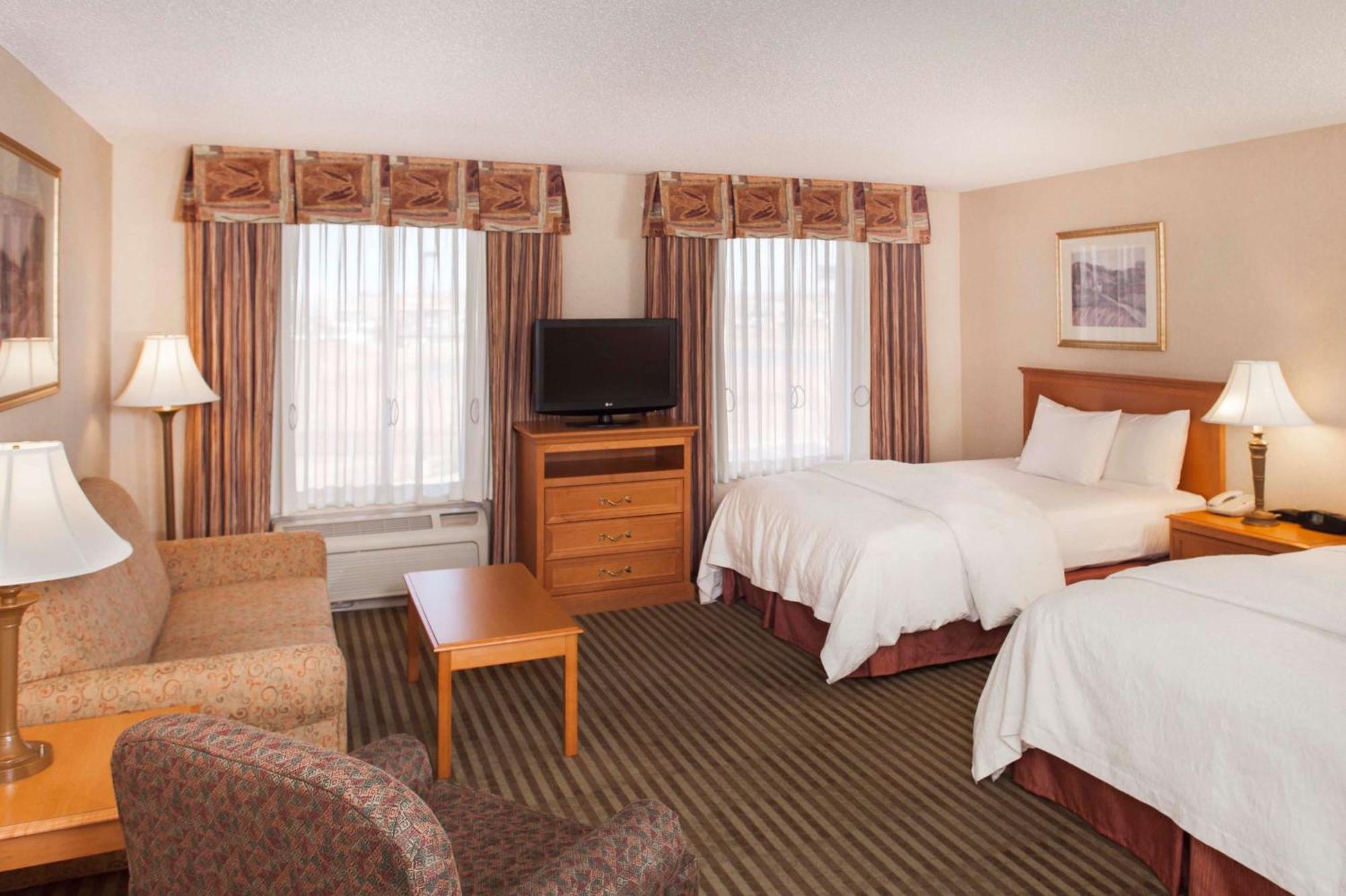 Hampton Inn & Suites Адисън Екстериор снимка